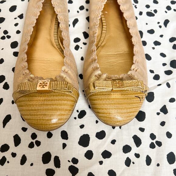 Tory Burch | Romy Gold Leather Tan Cap Toe Bow Scalloped Designer Ballet Flats - Picture 2 of 9